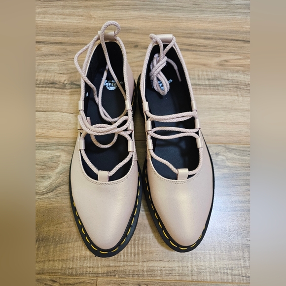 NEW DR. MARTENS ELPHIE II